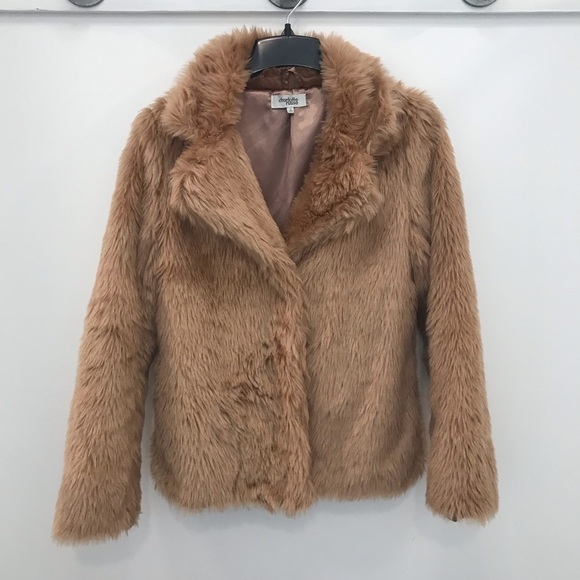 Fabulous Charlotte Russe Faux Fur Coat - Picture 6 of 7